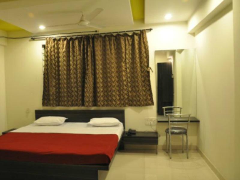 Hotel Alpine Pune Ngoại thất bức ảnh