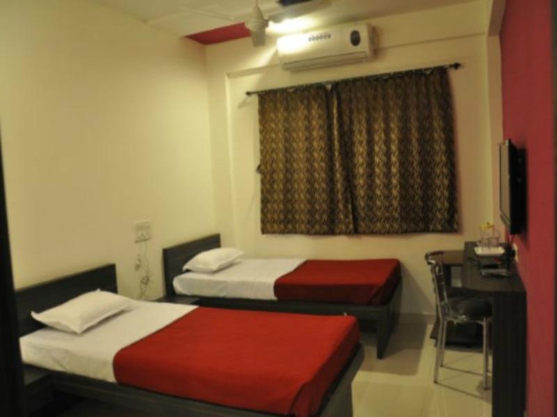 Hotel Alpine Pune Ngoại thất bức ảnh