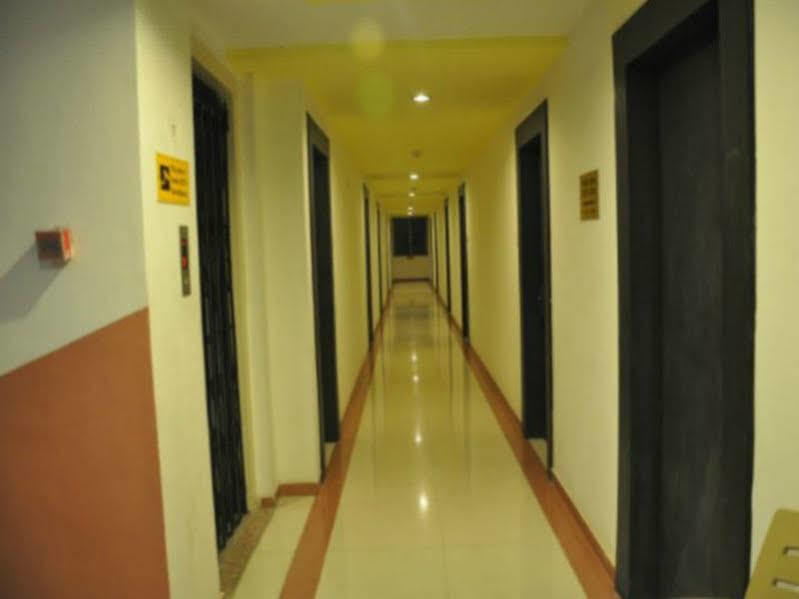 Hotel Alpine Pune Ngoại thất bức ảnh